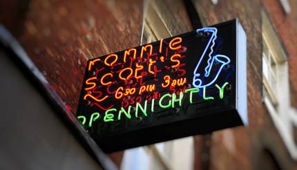 shu-Ronnie-Scotts-jazz-club-sign_571303648-430x246