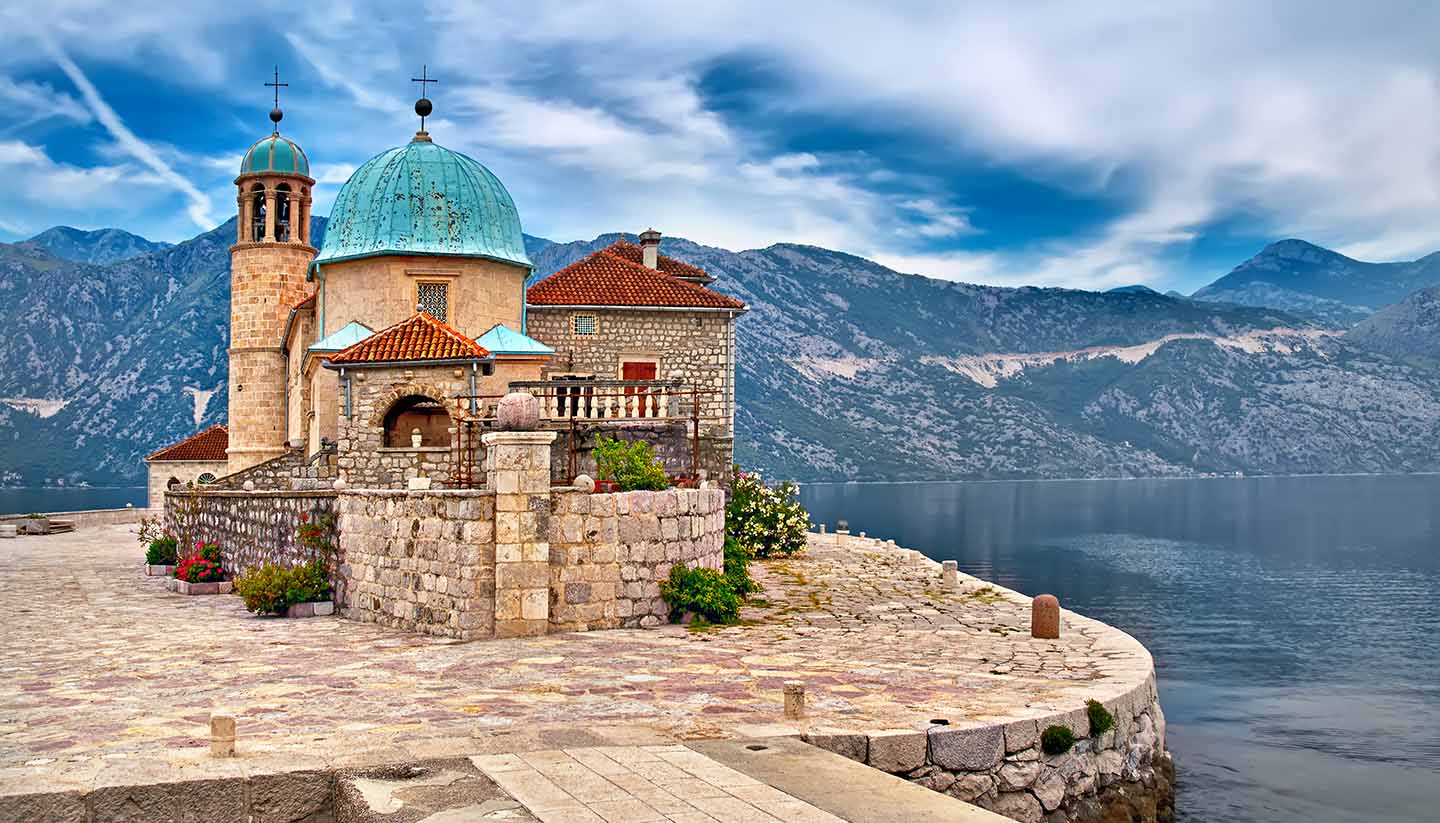 world travel guide montenegro