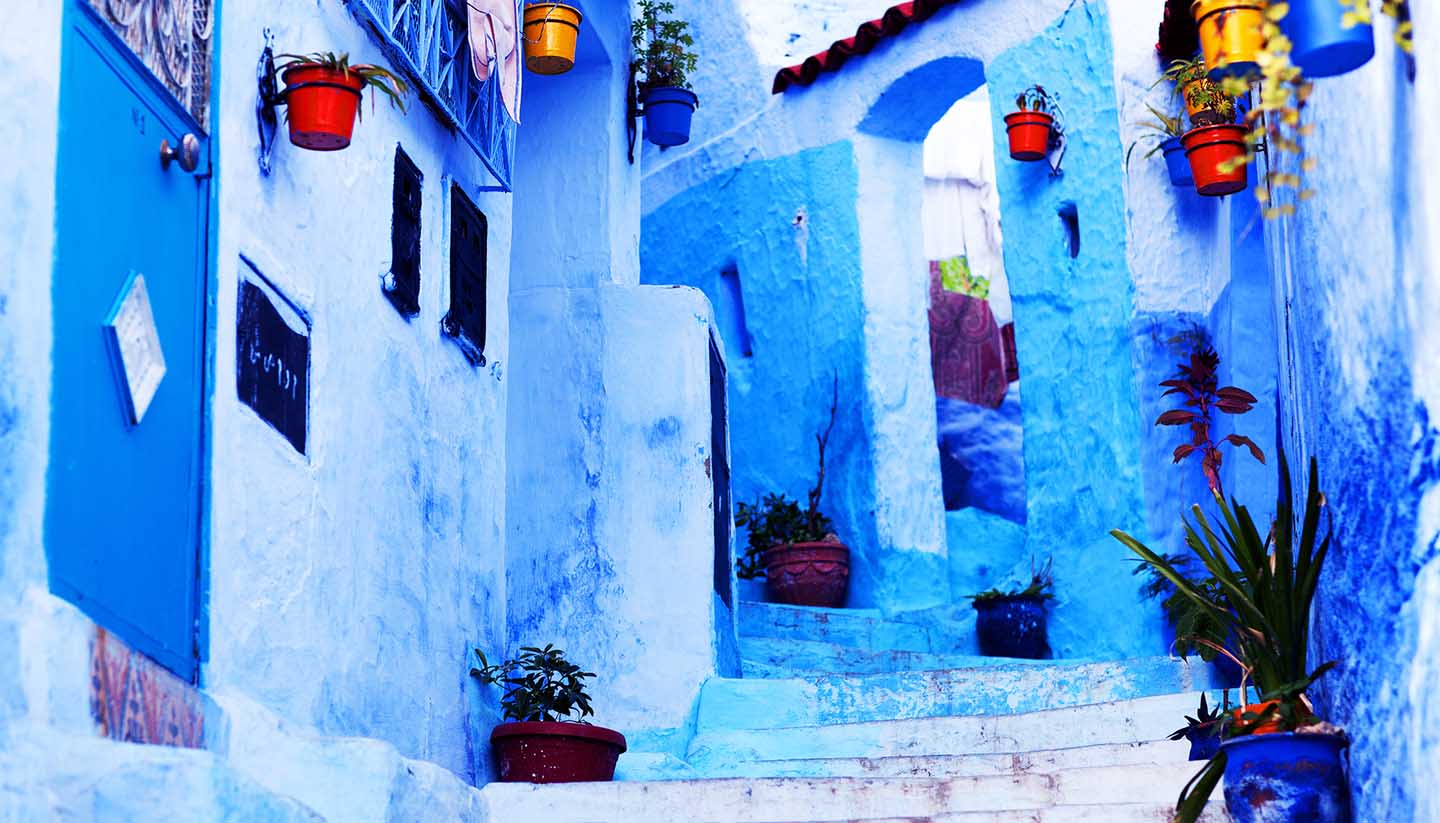 Think-Morocco-Chefchaouen-Medina-527076075-Zzvet-copy.jpg