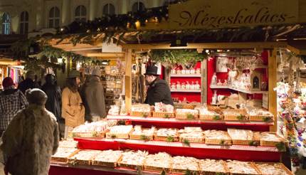Christmas market in Vörösmarty Square