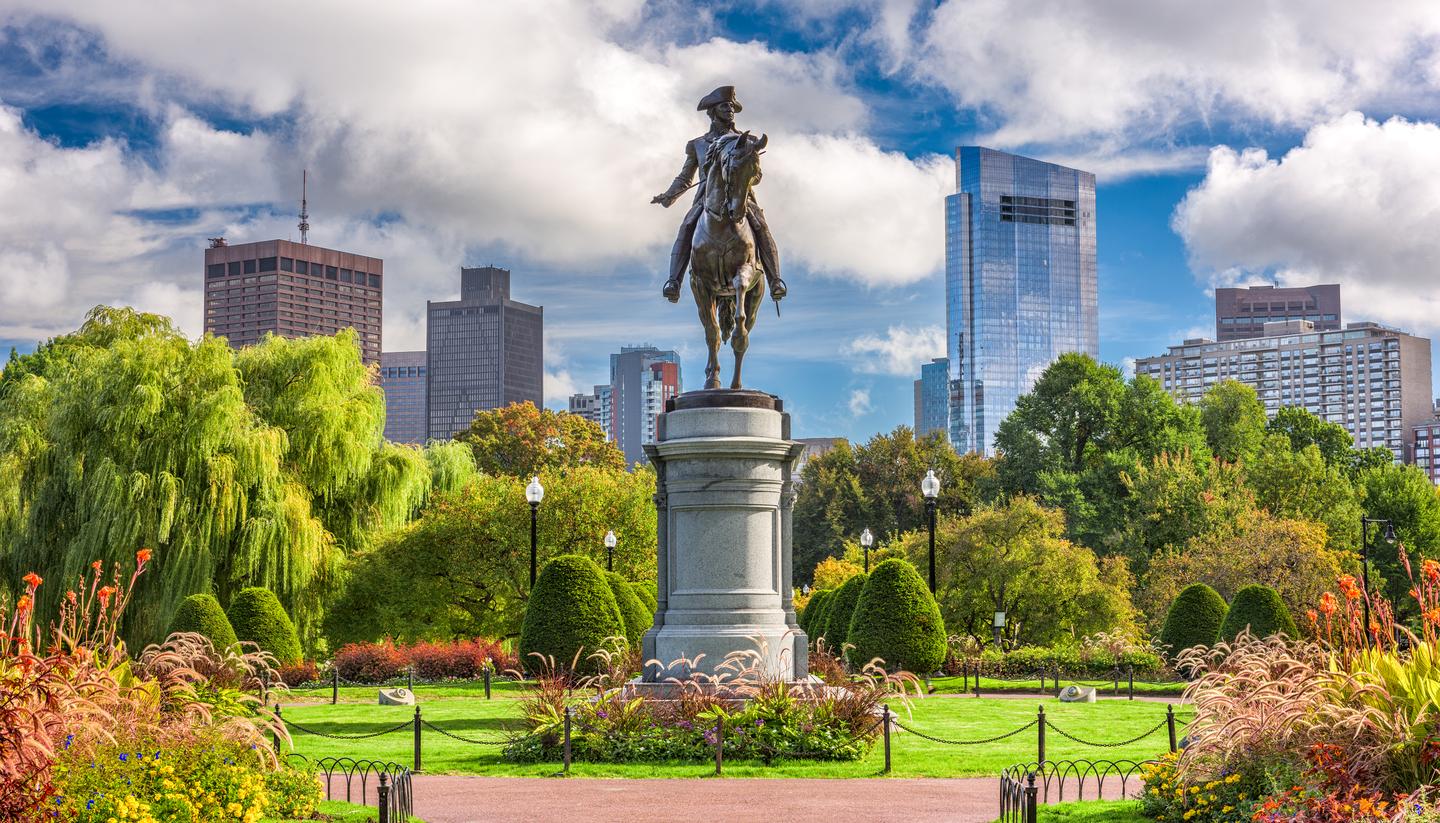 Boston with a twist - shu-George-Washington-Monument-at-Public-Garden-in-Boston-Massachusetts.-758671198-1440x823