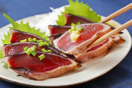 Katsuo no tataki (seared bonito)