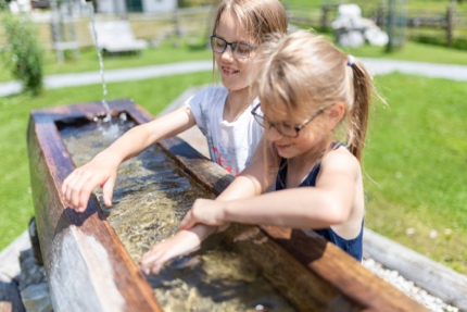 Even young children like the arm bath